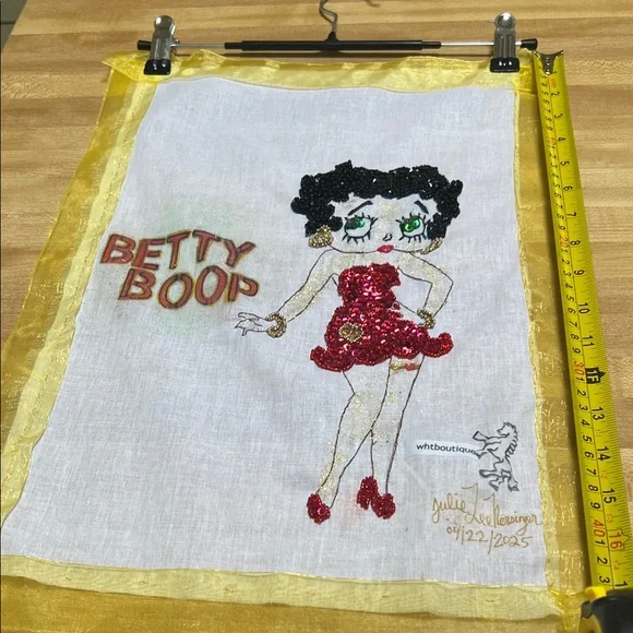 Betty Boop Sequin Art with Red and Yellow Highlights”13 x 17” Unframed fabricart - Picture 4 of 13